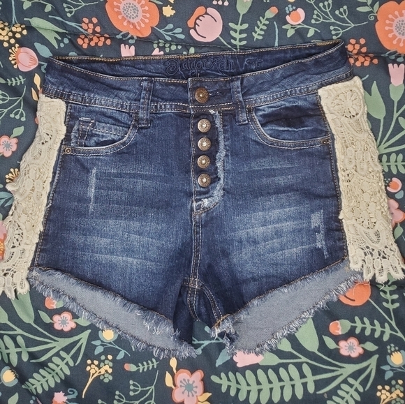 Indigo Rein | 5 | Denim Shorts with Lace Details - Picture 1 of 9